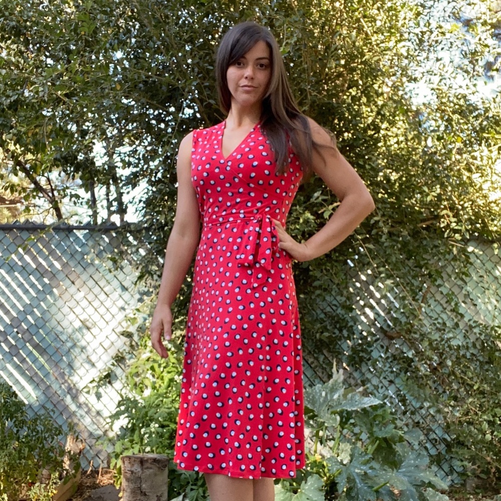 Leota sleeveless wrap dress in red